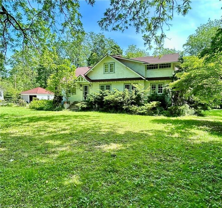 Property Photo: 399 Norfolk Street S ON N3Y 2W8