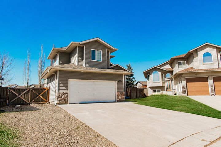 Property Photo: 6510 110 Street AB T8W 0B4
