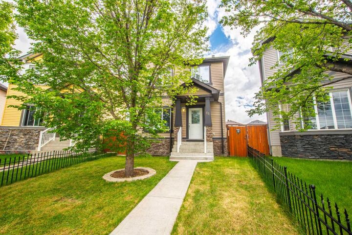 Property Photo:  11 Saddlebrook Mews NE  AB T3J 0B3 