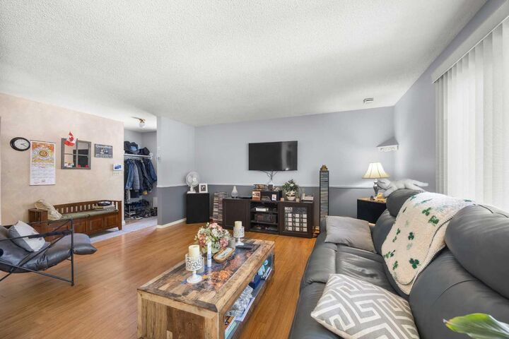Property Photo:  272 Huntington Close NE  AB T2K 5B3 