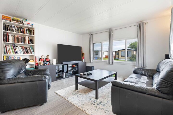 Property Photo: 6220 17 Avenue SE 315 AB T2A 0W6