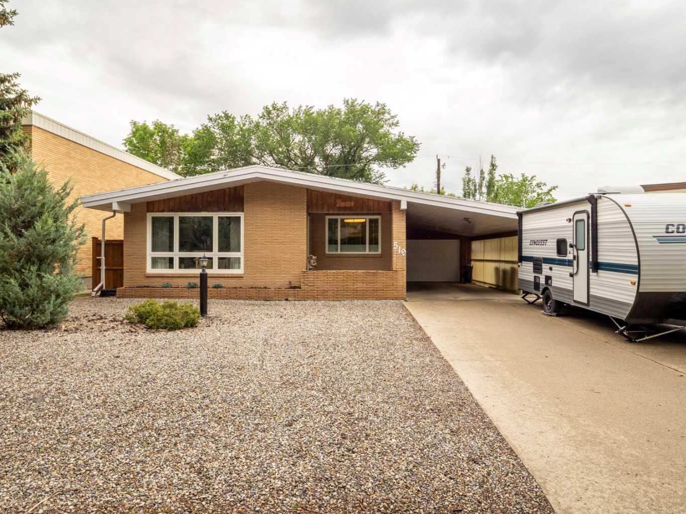 Property Photo: 519 28 Street S AB T1J 3T1