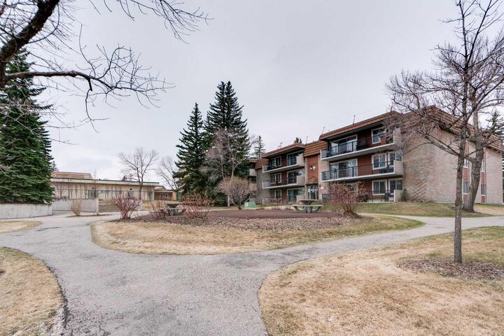 Property Photo: 231 Heritage Drive SE 11A AB T2H 1N1