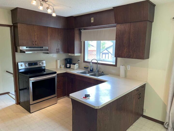 Property Photo:  11125 107 Avenue  AB T0H 1L0 