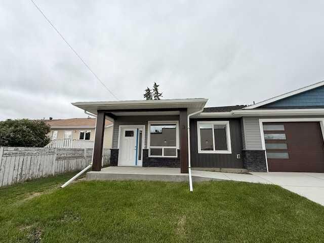 Property Photo: 4738 49A Avenue #3 AB T4L 1N4