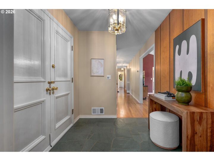 Property Photo: 4225 SW 52nd Ave OR 97221