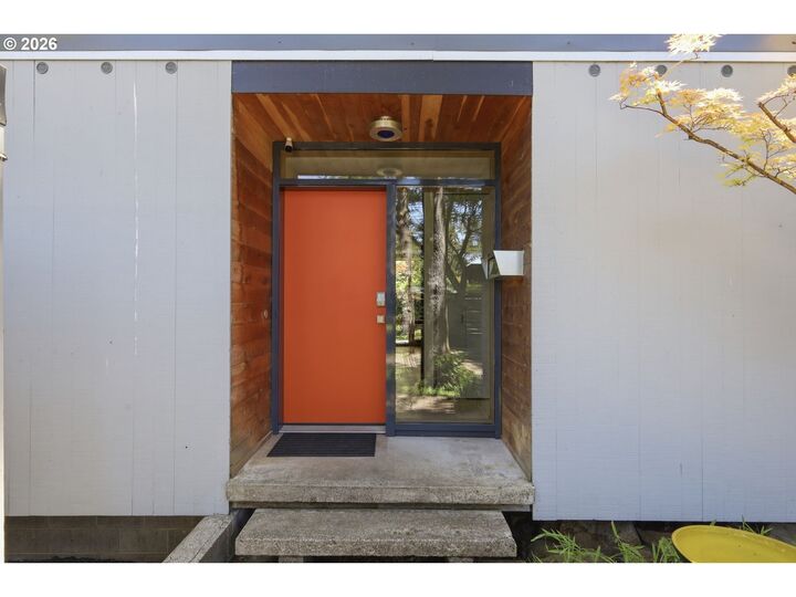 Property Photo: 60 W 36th Ave OR 97405