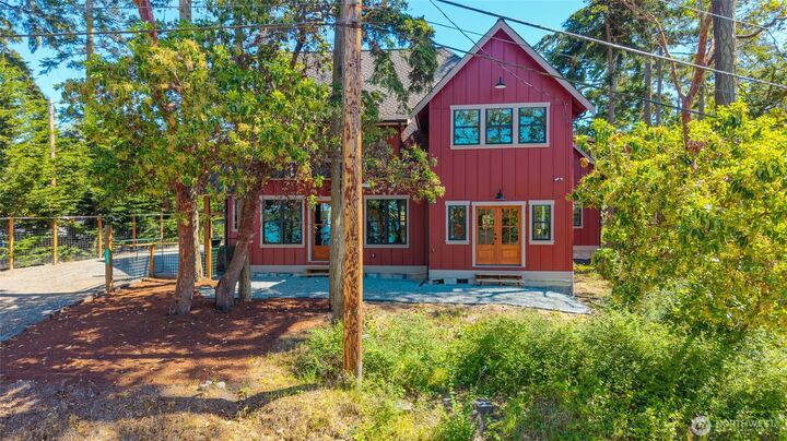 Property Photo: 1863 Madrona Way WA 98239