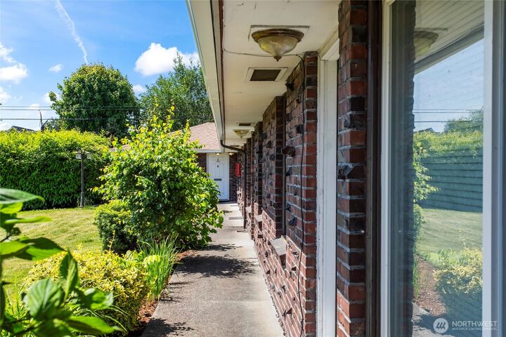 Property Photo: 702 N L Street WA 98403