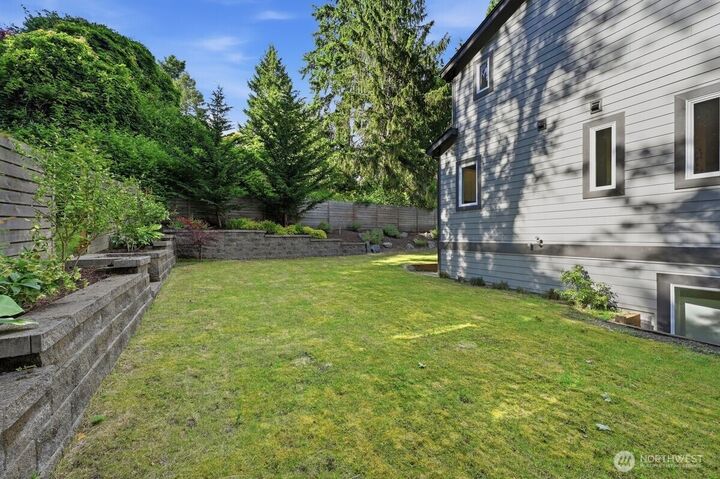 Property Photo: 19535 53rd Avenue NE WA 98155