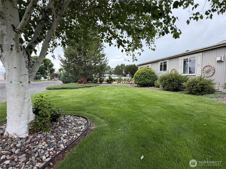 Property Photo:  420 E Washington Street  WA 99115 