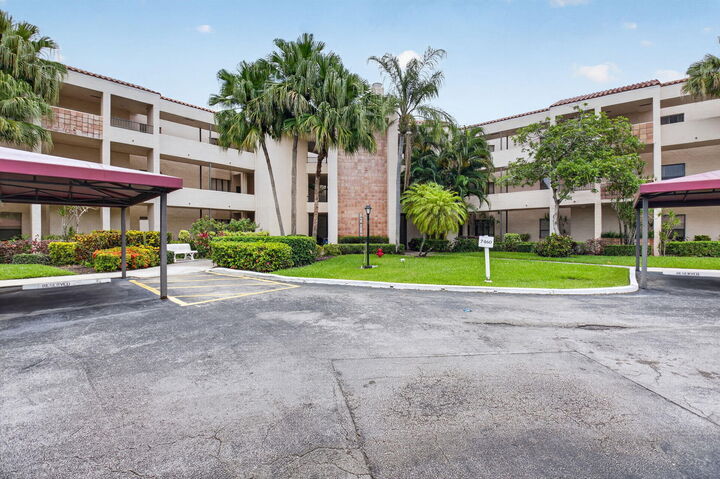 Property Photo: 7460 La Paz Boulevard 306 FL 33433