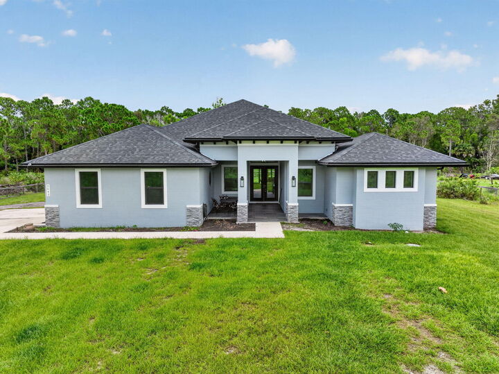 Property Photo: 2643 Dyer Road FL 34952