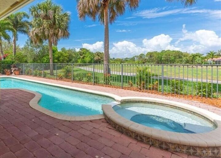 Property Photo: 850 SW Palm Cove Drive FL 34990