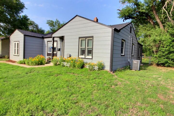 Property Photo:  2322 S Palisade  KS 67213 