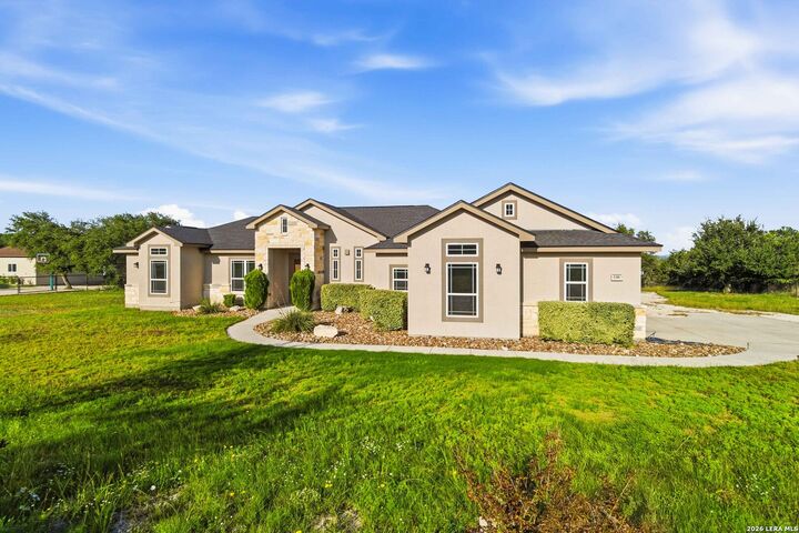 Property Photo:  136 Vista View Pl  TX 78070 