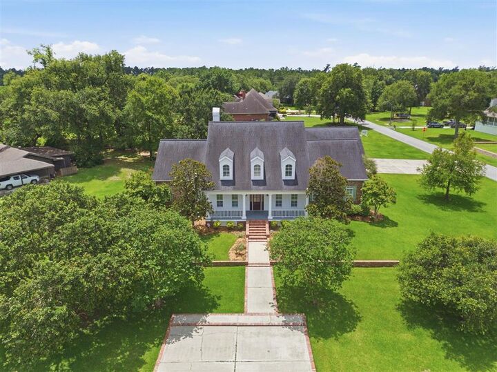 Property Photo: 2411 Bon Vie Drive LA 70665