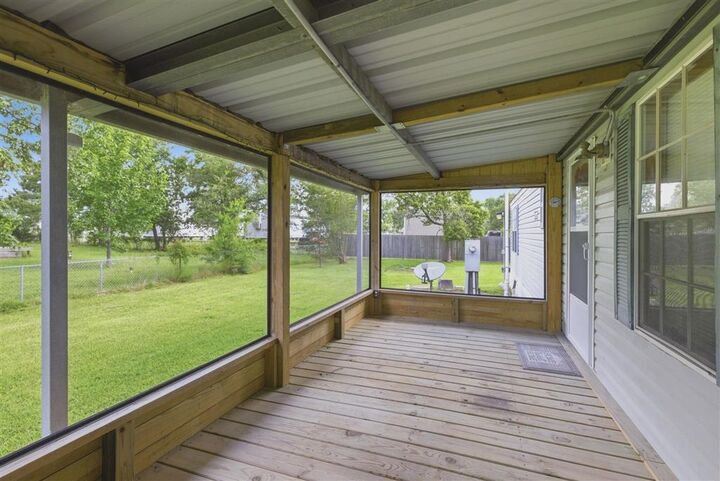 Property Photo: 2235 Estelle Drive LA 70663