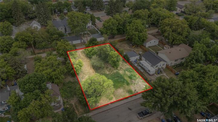 Property Photo:  431B R Avenue S  SK S7M 2Z4 