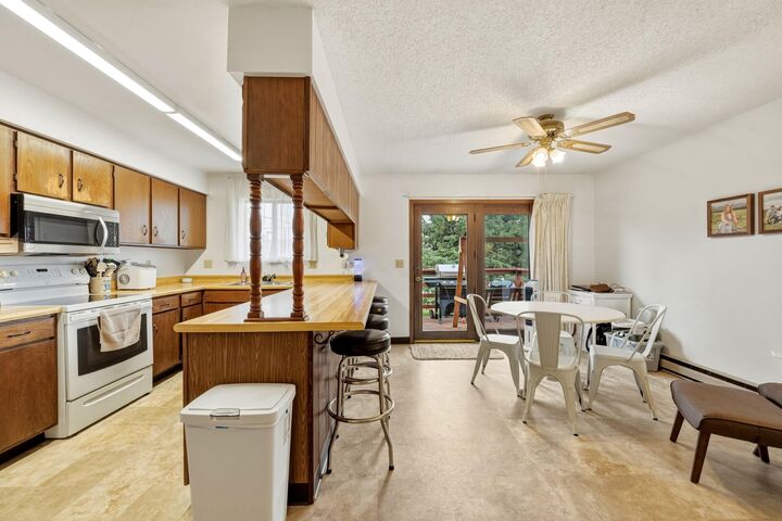 Property Photo:  711 S Burritt Avenue  WY 82834 