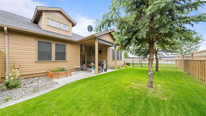 Property Photo: 2553 Orchid Ct. WA 99354