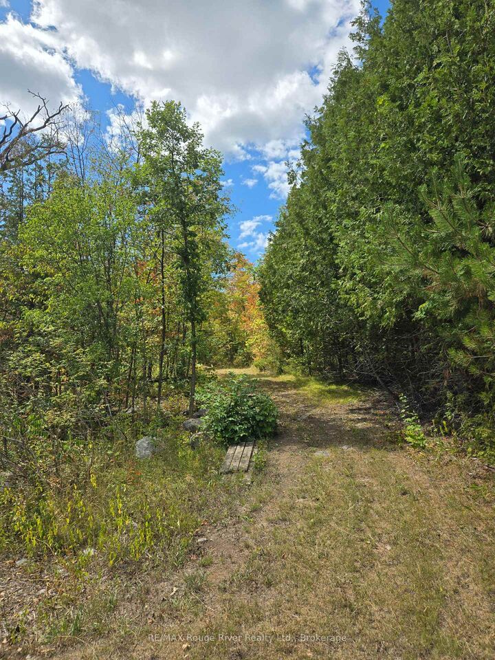 Property Photo:  103080 Highway 7 Highway E  ON K0K 2M0 