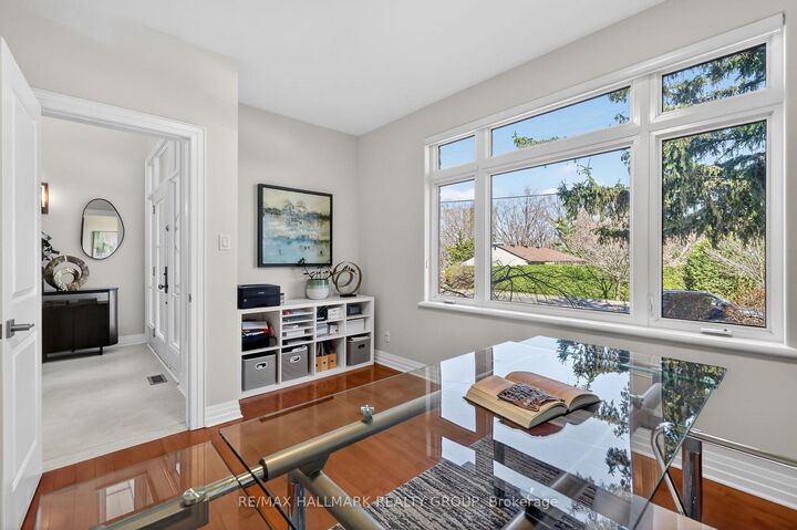 Property Photo: 1934 Lenester Avenue ON K2A 1J9