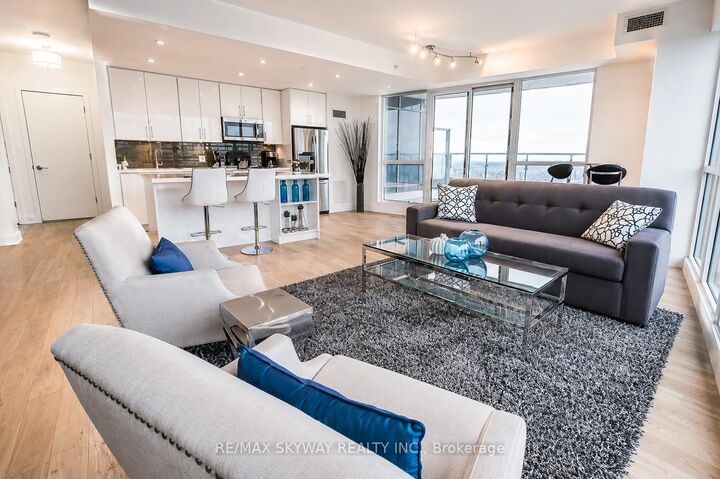 2212 Lakeshore Boulevard W Lph03 — photo 1