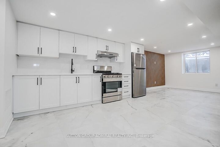 Property Photo: 176 Cherrywood Drive ON L3Y 2X8