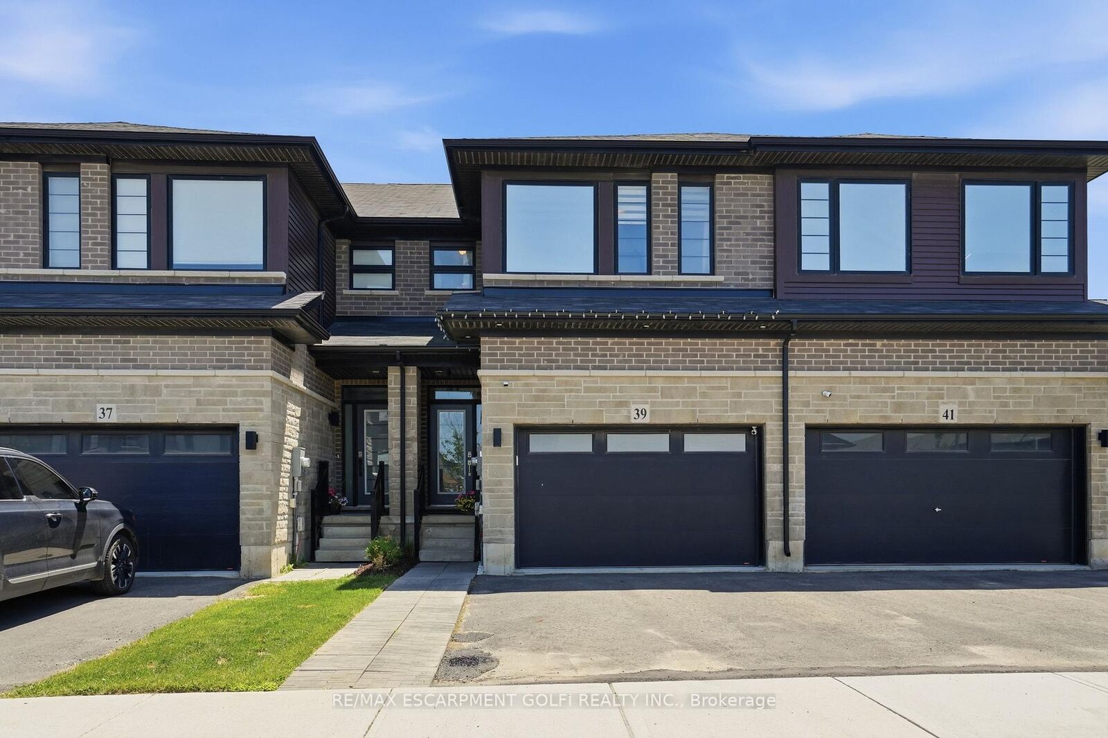 Property Photo: 39 Bellhouse Avenue ON N3T 0T7