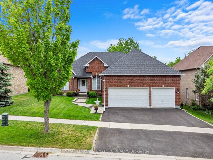 Property Photo: 85 Ferncroft Drive ON L4P 4G7