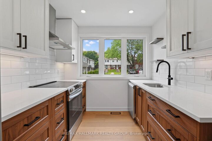 Property Photo: 660 Hochelaga Street 38 ON K1K 2E9