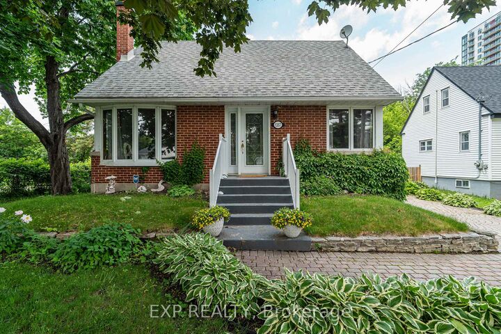 Property Photo: 1357 Thames Street ON K1Z 7N3