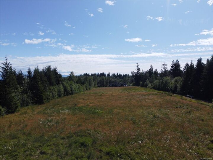 Property Photo: 2 Craig Rd BC V9W 4X6