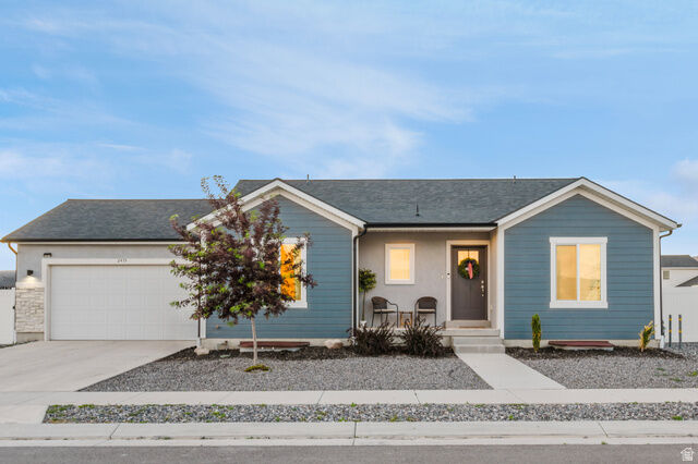 2415 E Boxwood Ln