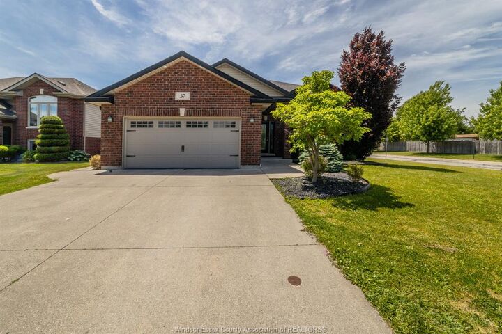 37 Antonio Court — photo 1
