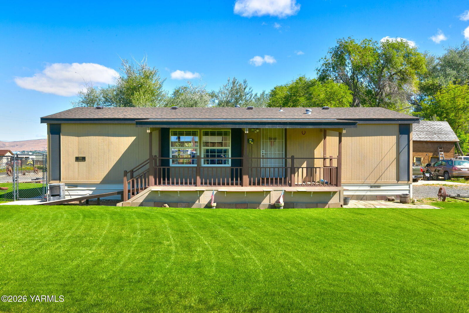 Property Photo: 2815 La Framboise Rd WA 98936