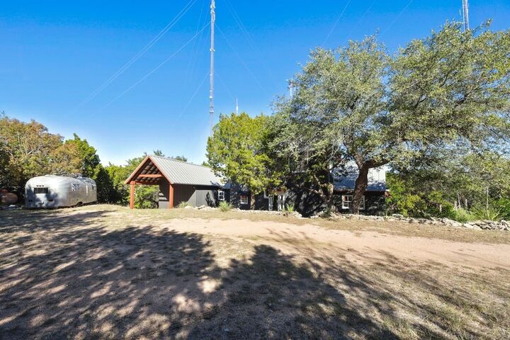 Property Photo: 1612 The High Road TX 78746