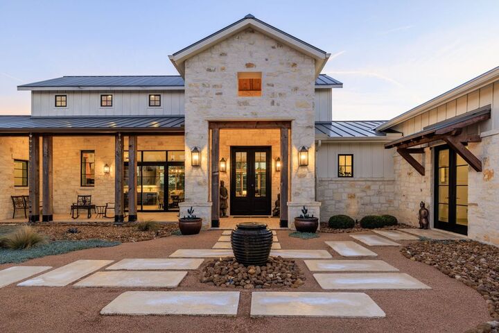 Property Photo:  176 Inspiration Loop  TX 78624 