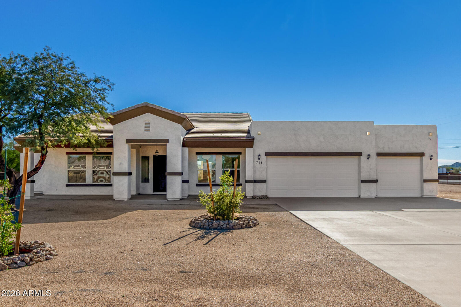 Property Photo:  711 E Cloud Road  AZ 85086 