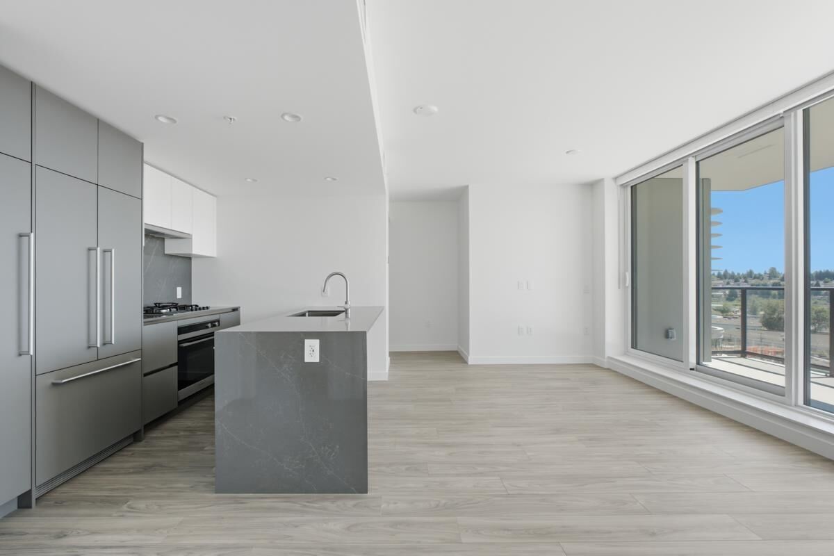 Property Photo:  2135 Springer Avenue 808  BC V5B 2Z6 