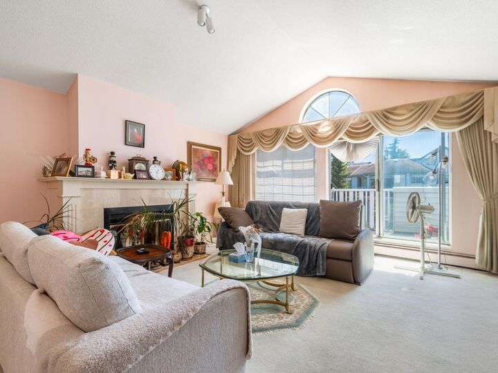 Property Photo: 7660 Minoru Boulevard 301 BC V6Y 1Z5