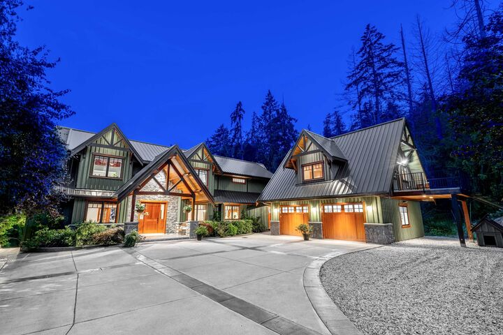 949 Arbutus Bay Lane — photo 1
