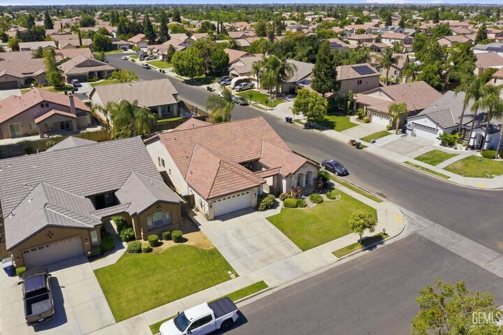 Property Photo: 10819 Cypress Falls Avenue CA 93312