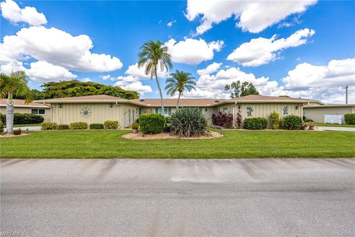 Property Photo:  5585 Hamlet Ln  FL 33919 
