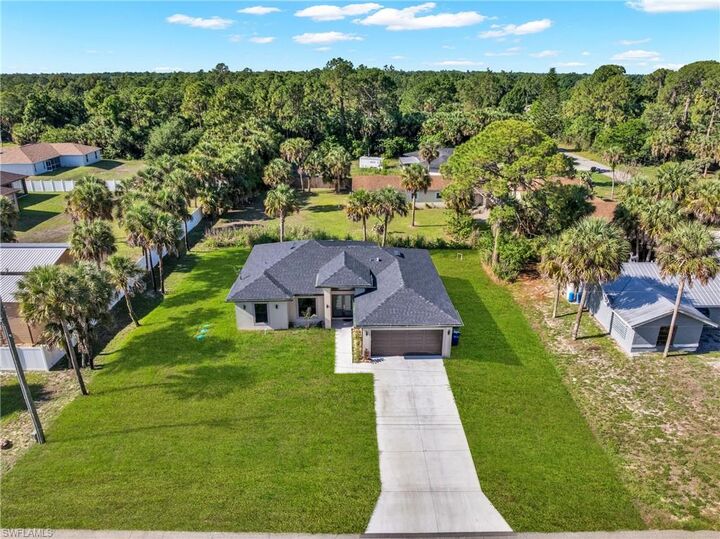 Property Photo:  205 W 7th St  FL 33972 