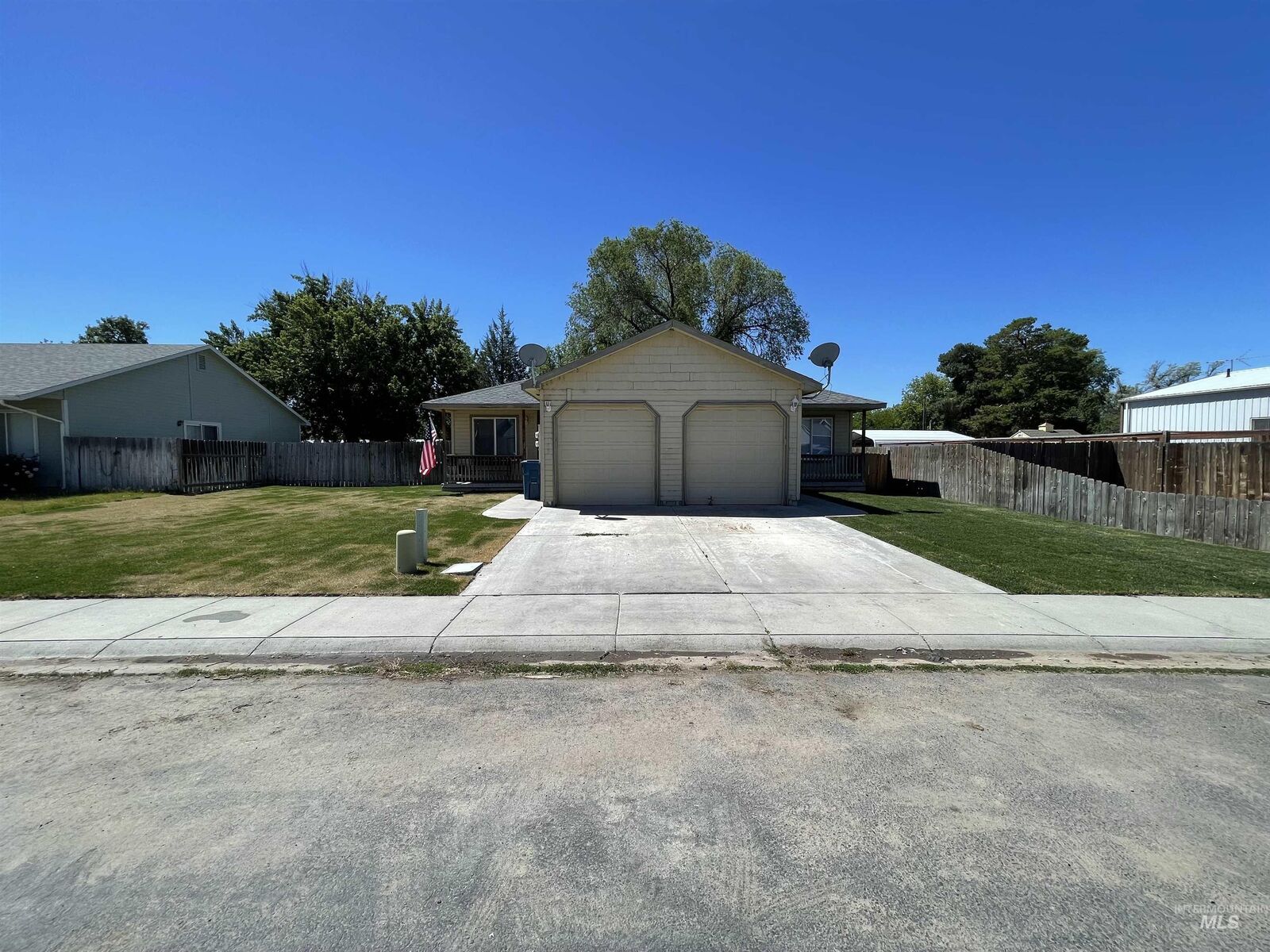 Property Photo: 1175/1177 SE Freedom Circle ID 83647