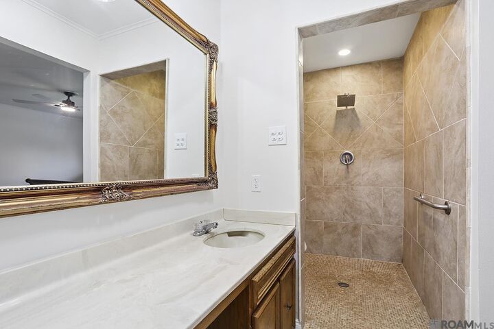Property Photo: 11651 Gurney Rd LA 70714
