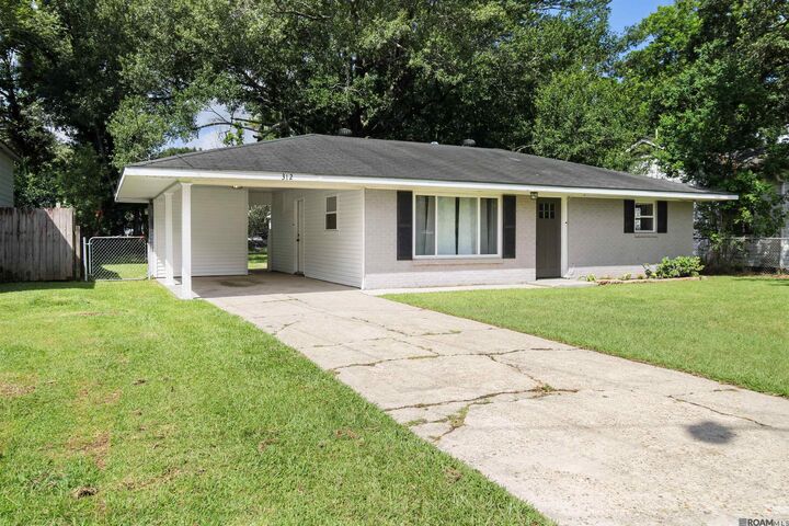 Property Photo:  312 Pinoak St  LA 70726 