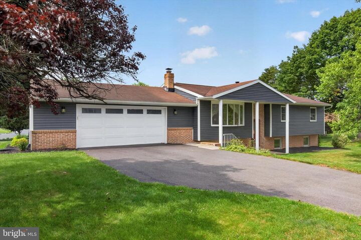 Property Photo: 807 Lancelot Avenue PA 17055